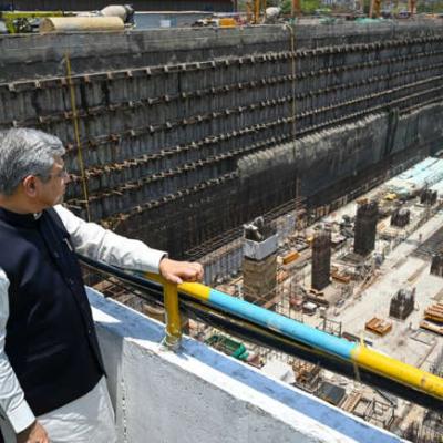 Bullet Train: देश का पहला बुलेट रेलवे स्टेशन बनकर तैयार, इस साल से दौड़ेगी ट्रेन; देखें PHOTOS