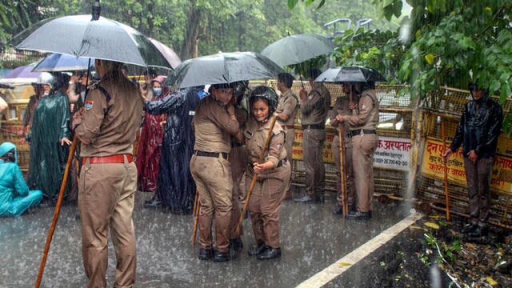 उत्तराखंड में आज बारिश और आंधी की चेतावनी, कब तक आ सकता है मॉनसून