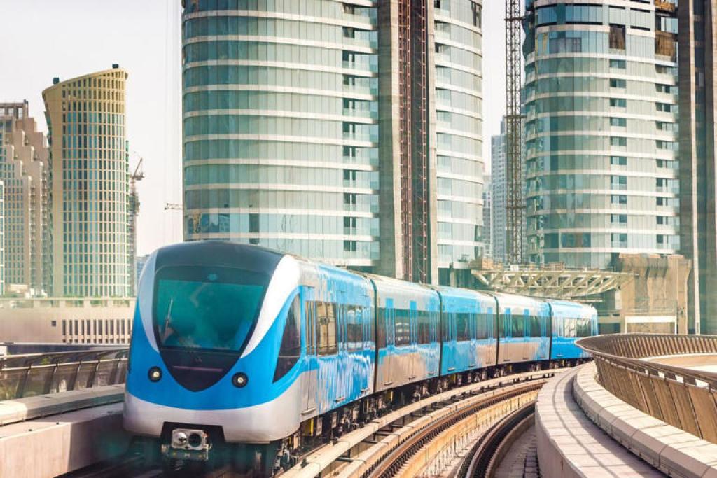 दो बिल्डिंग के बीच से निकलेगी ट्रेन, 6वीं मंजिल पर होंगे स्‍टेशन