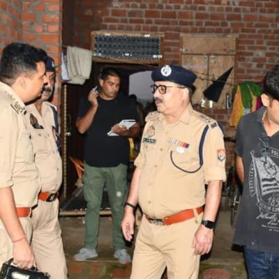 यूपी के बदायूं में डबल मर्डर, मां-बेटी की चाकुओं से गोदकर हत्या