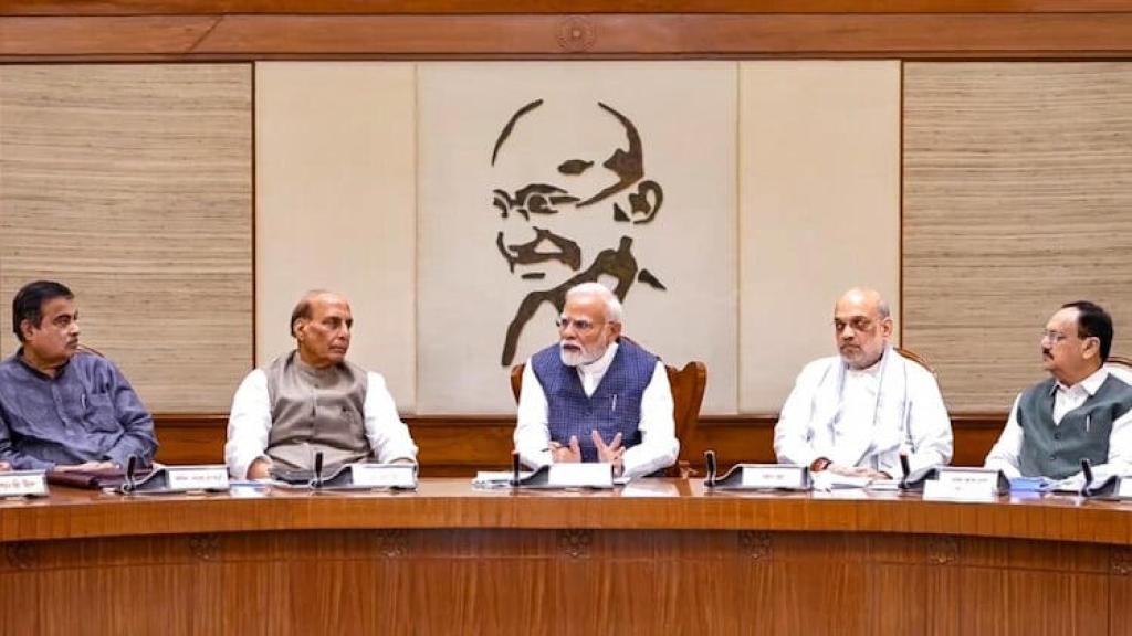 US टैरिफ विवाद के बीच PM मोदी ने बुलाई अहम मीटिंग, 7 केंद्रीय मंत्री रहेंगे मौजूद!