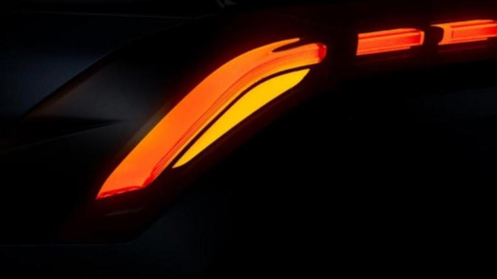 क्रेटा को सीधी टक्कर! मारुति सुजुकी ने दिखाई नई SUV की झलक, LED टेल लैंप्स से बढ़ी धड़कनें