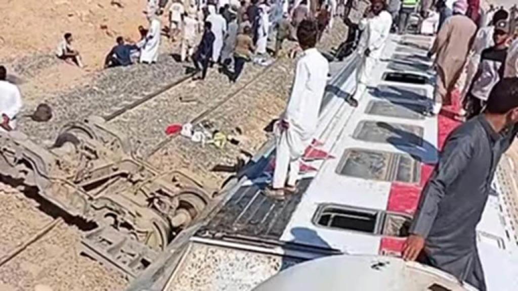 मिस्र में बड़ा रेल हादसा, यात्री ट्रेन पटरी से उतरी, तीन लोगों की मौत और 94 घायल
