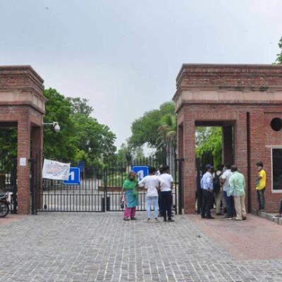 DU में एडमिशन पाने का अभी भी है मौका, 3500 सीटें भरने के लिए एनसीवेब की अंतिम स्पेशल कटऑफ जारी