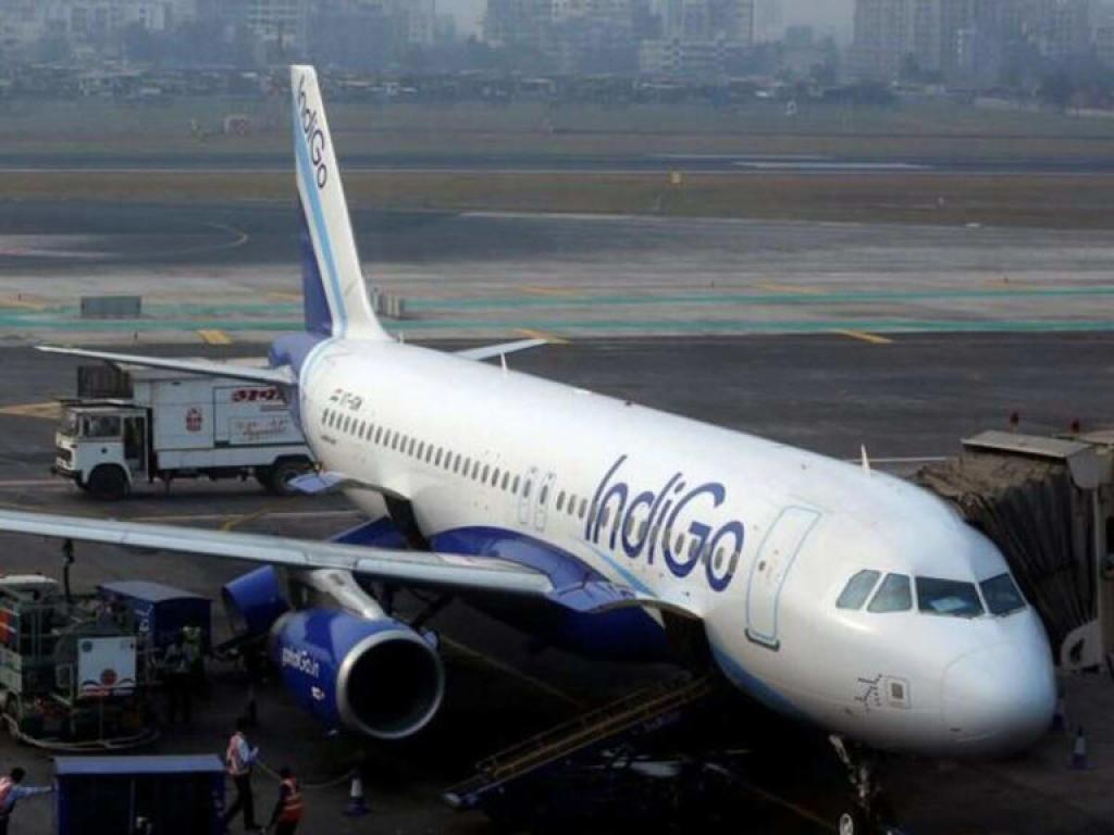 अबू धाबी जा रही IndiGo फ्लाइट में तकनीकी खराबी, उड़ान के 2 घंटे बाद कोच्चि एयरपोर्ट पर उतारा गया विमान
