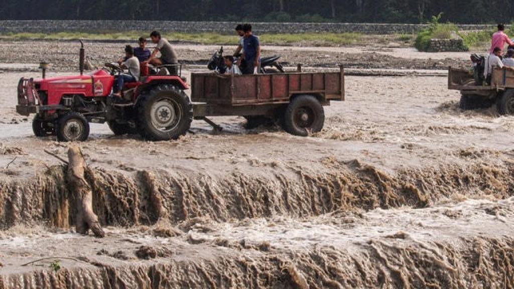 एमपी में मौसम ने फिर मारी पलटी, जोरदार बारिश के आसार; इन जिलों में ऑरेंज अलर्ट