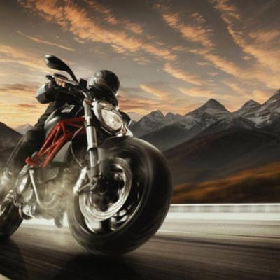 कार की तरह बाइक में भी होते हैं सेफ्टी फीचर्स, कैसे करते हैं काम