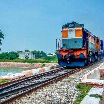 Train News: रेलवे की खुशखबरी! नवरात्रि के बाद दिवाली तक 25 जोड़ी स्पेशल ट्रेनों का संचालन, मिलेगी कंफर्म टिकट
