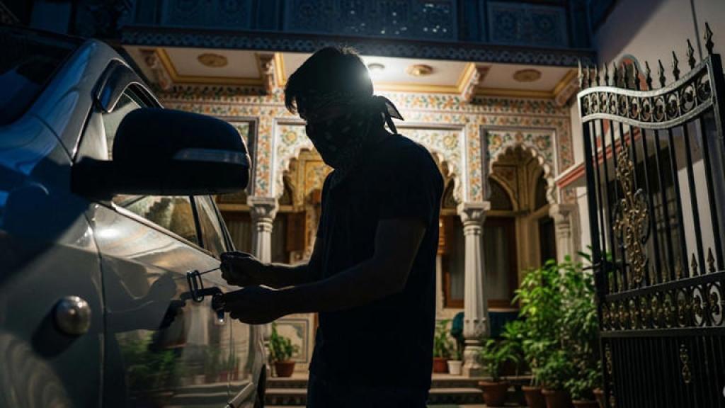 Engine Locking: क्या है कार का इंजन लॉकिंग फीचर? जानिए कार को चोरी से कैसे बचाती है ये तकनीक