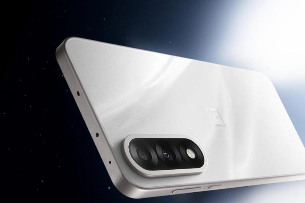 लॉन्च होते ही आया ऑफर, 50MP सेल्फी कैमरा वाले फोन की सेल देख लगी भीड़!