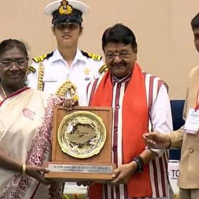 स्वच्छता में इंदौर का ताज बरकरार, नोएडा ने भी मारी बाजी, जानें किस-किस शहर ने गाड़ा झंडा