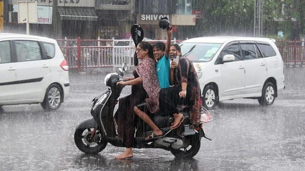 भीषण गर्मी के मौसम में भीग रहा मध्य प्रदेश; जानिए अगले 3 दिन कैसा रहेगा हाल, बारिश होगी या नहीं होगी