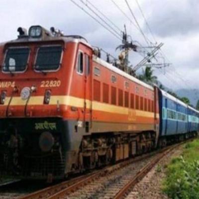 Railway News: रेलवे ने कई ट्रेनों की टाइमिंग में किया बदलाव, 18 का संचालन प्रभावित; यहां देखें पूरा शेड्यूल