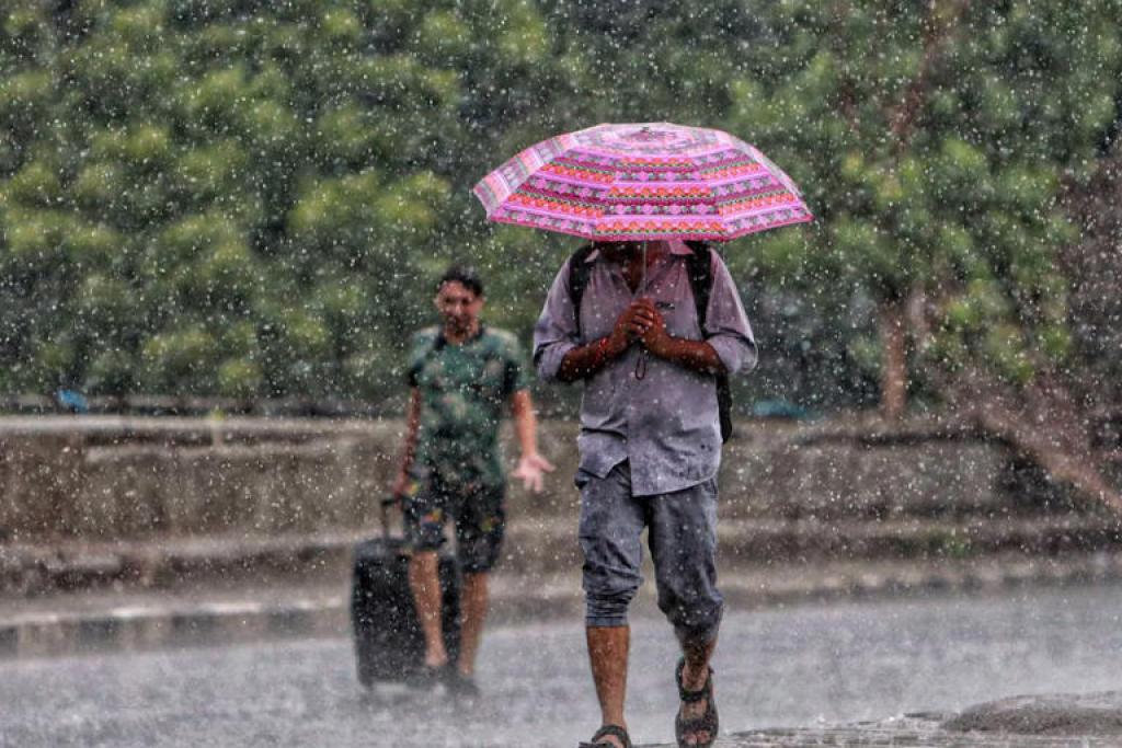 यूपी में आएगा आंधी-तूफान, 34 जिलों में खूब बरसेंगे आसमान, अयोध्या में बारिश